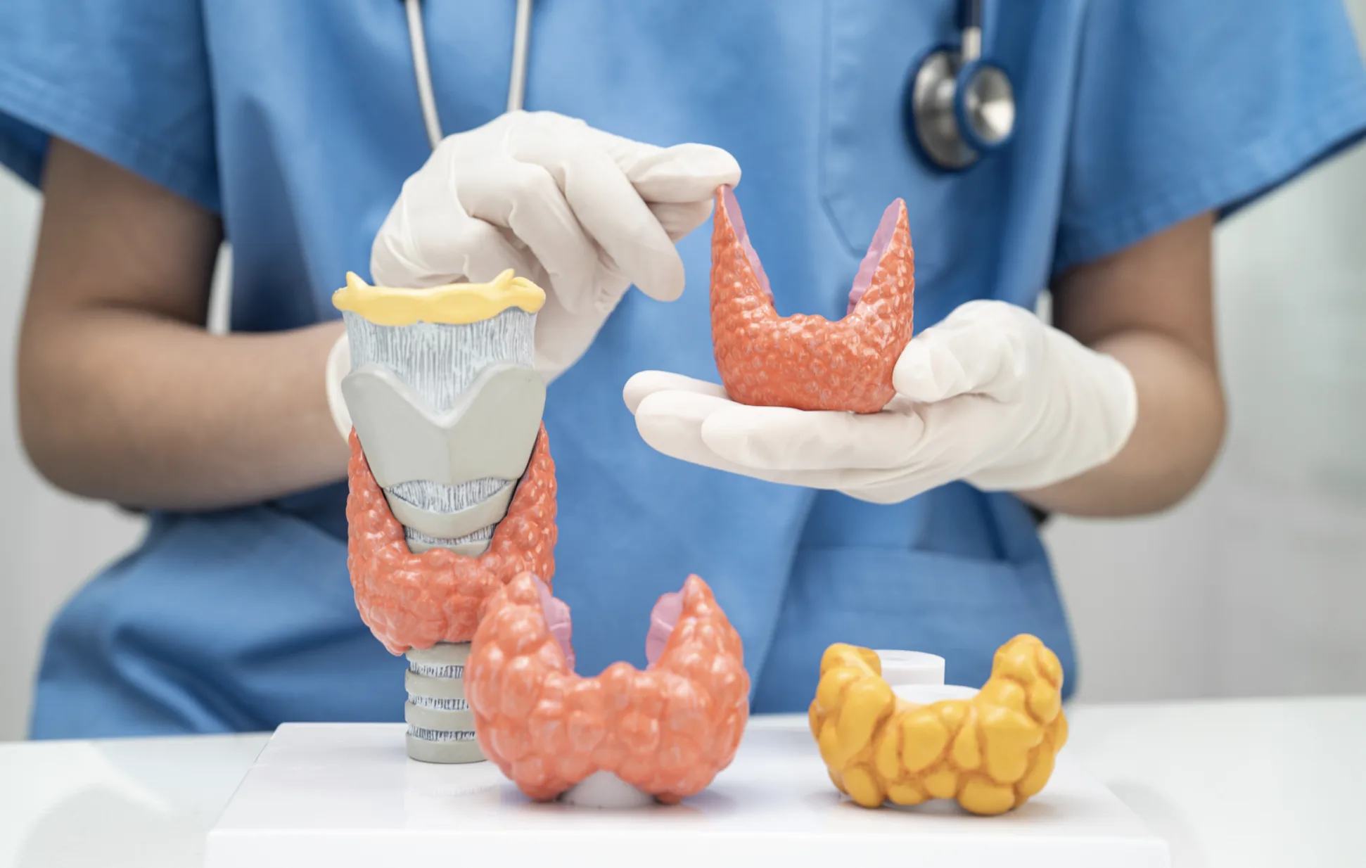 crecimiento de nodulos tiroideos